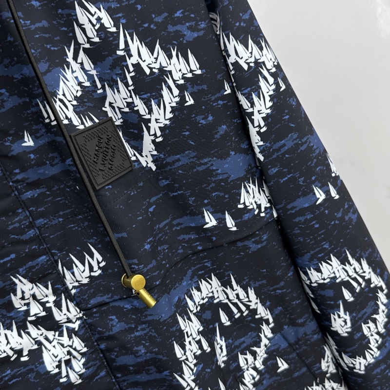 l0vis Vvtt0n outwear